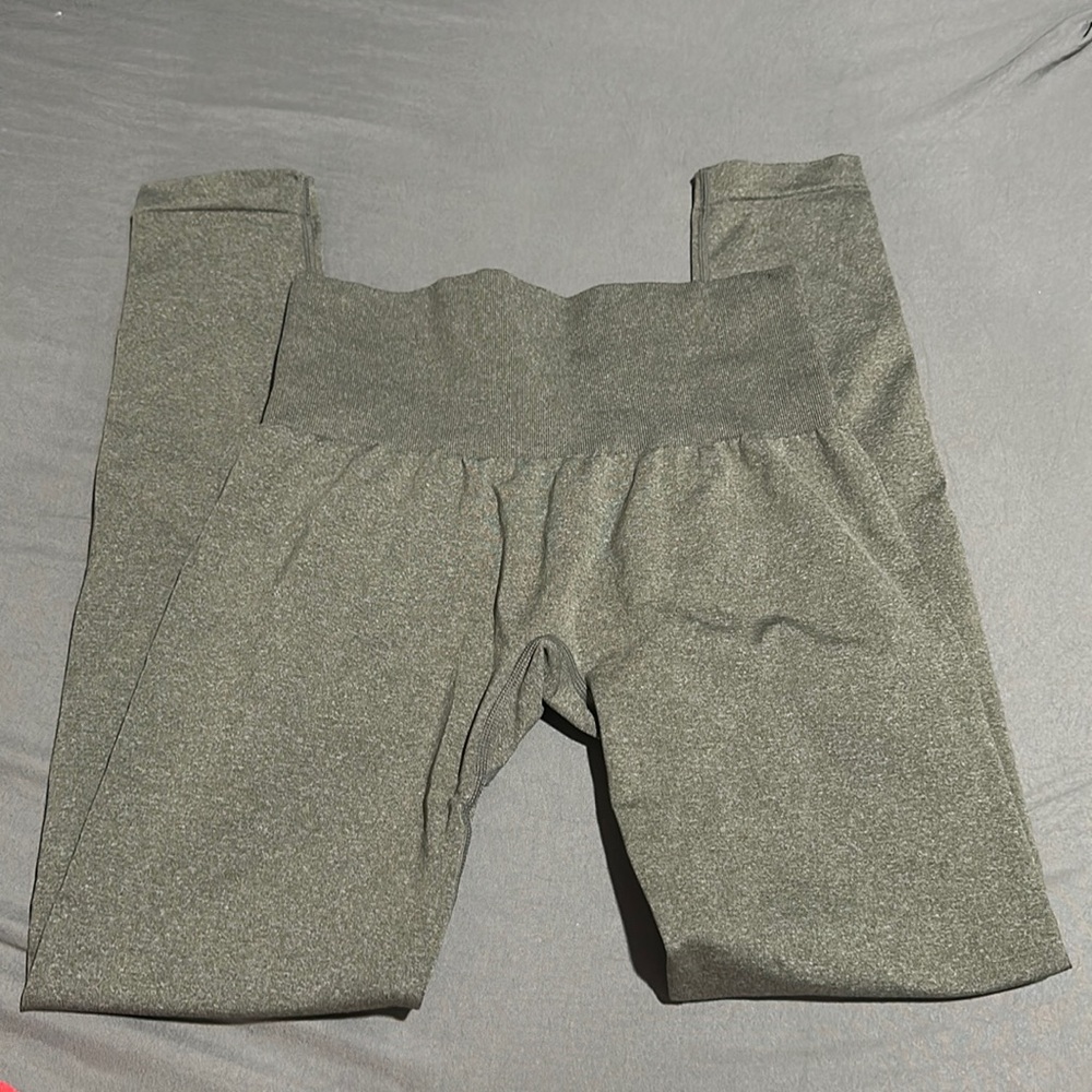 NVGTN Khaki Green Curve Seamless Leggings!